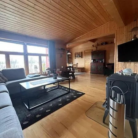 別荘 Cozy And Spacious *